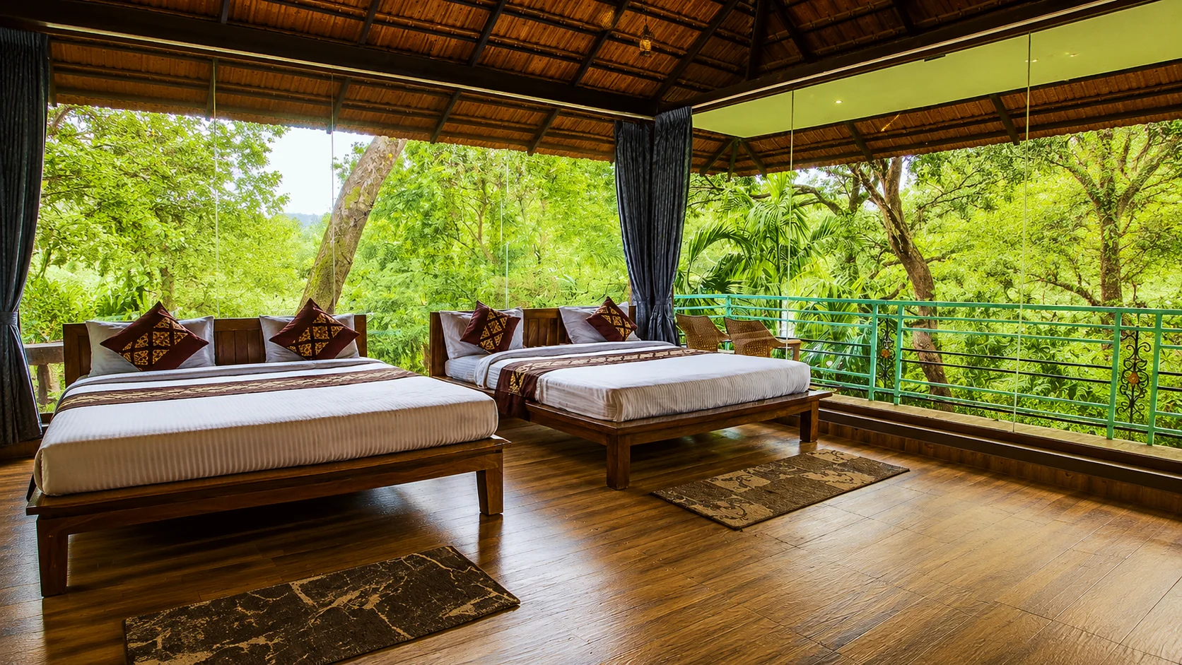Glass House, Tree House or Stone House: Which Sakleshpur Stay Should You Choose?